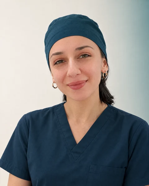 Ritratto della dottoressa Juli Terziu, Juli Dental Care.